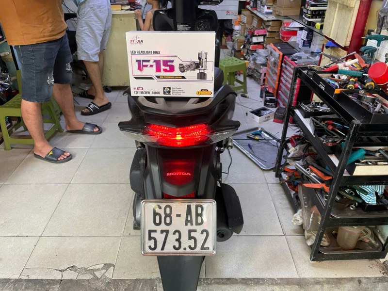 Độ đèn nâng cấp ánh sáng Bi Led Mini Titan Moto F15 xe Vision